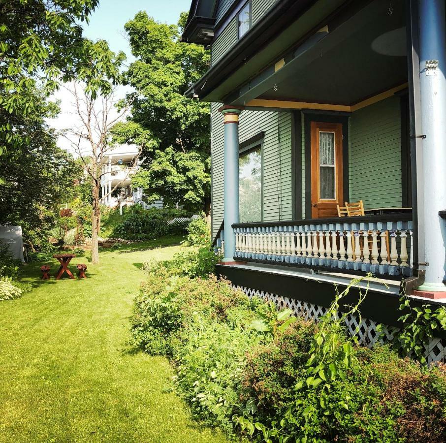 Harbor Hill House Hotel Bayfield Exterior photo