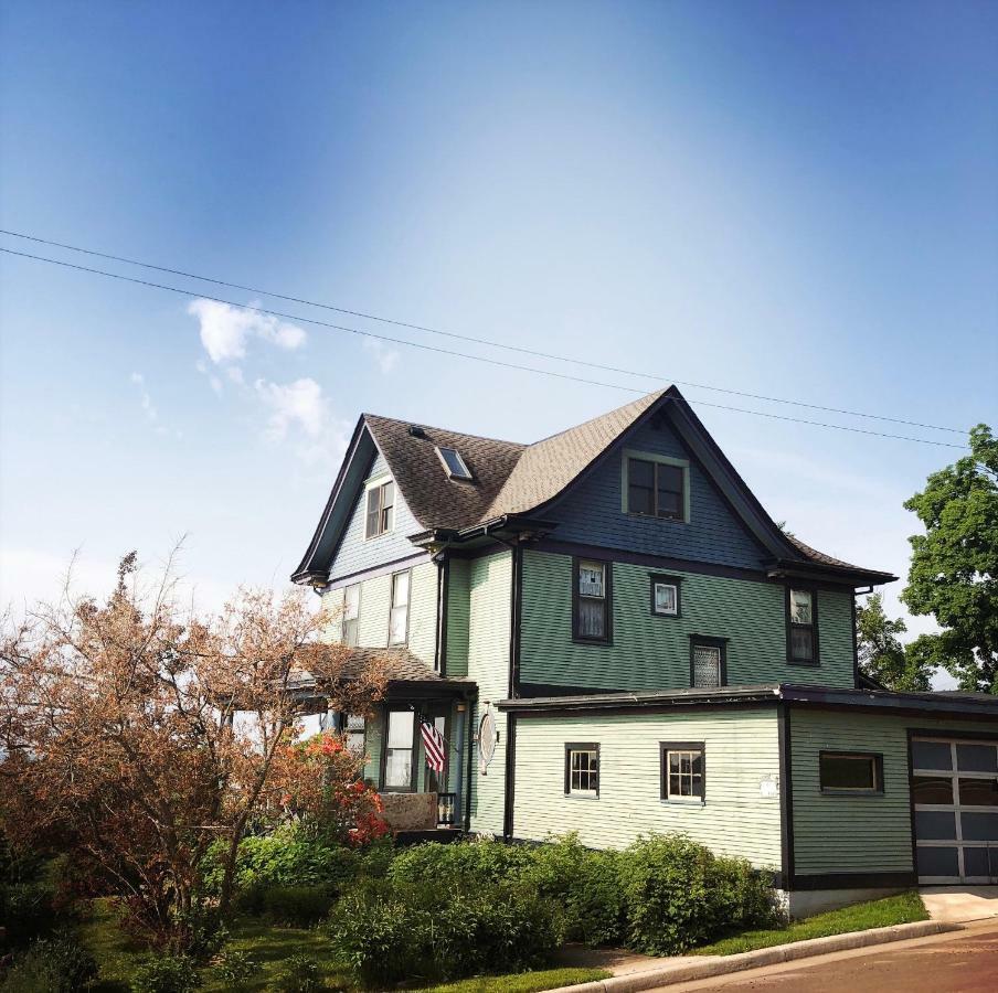 Harbor Hill House Hotel Bayfield Exterior photo