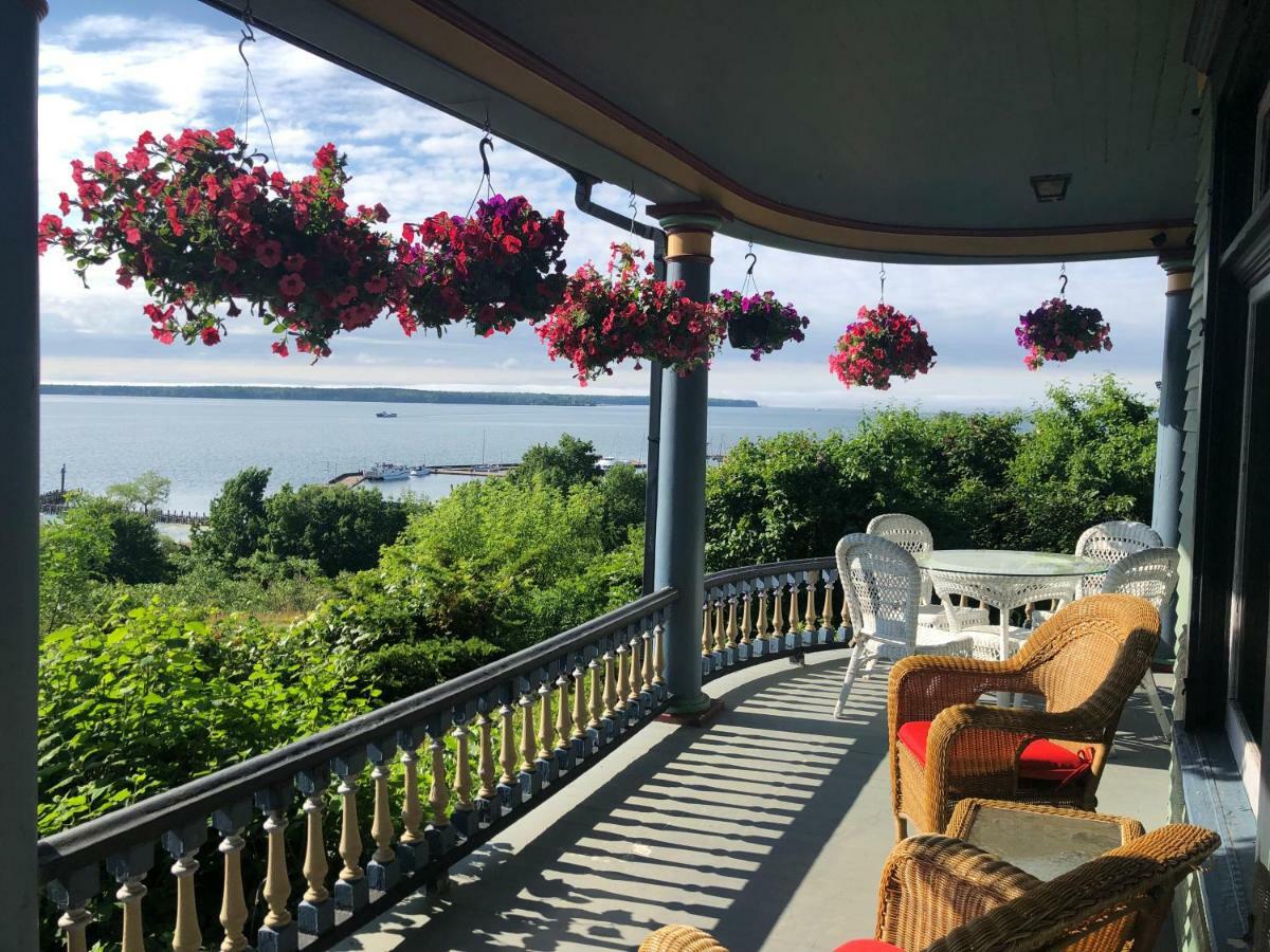 Harbor Hill House Hotel Bayfield Exterior photo